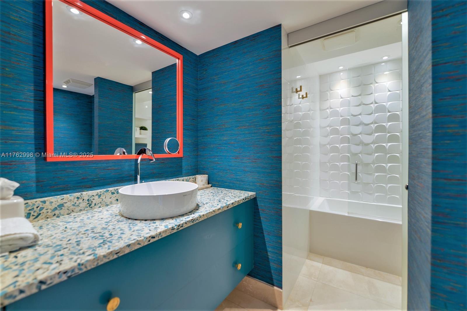 HARBOUR HOUSE - Residential