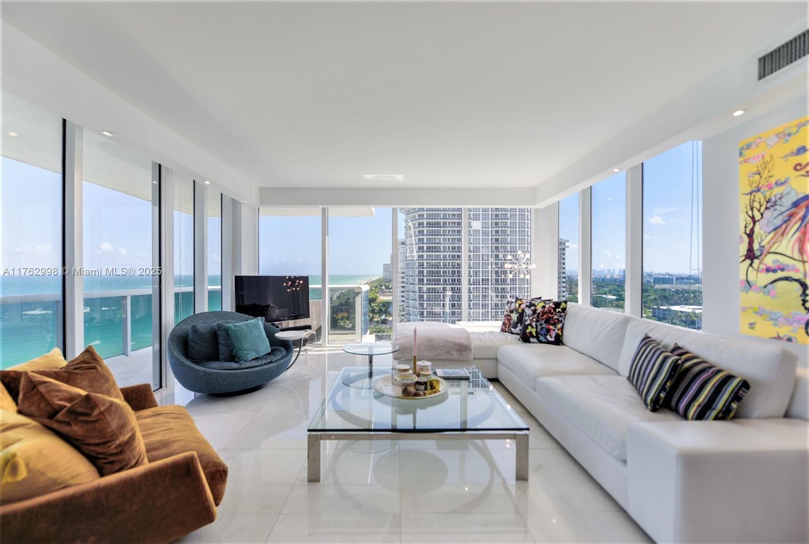 HARBOUR HOUSE - Residential