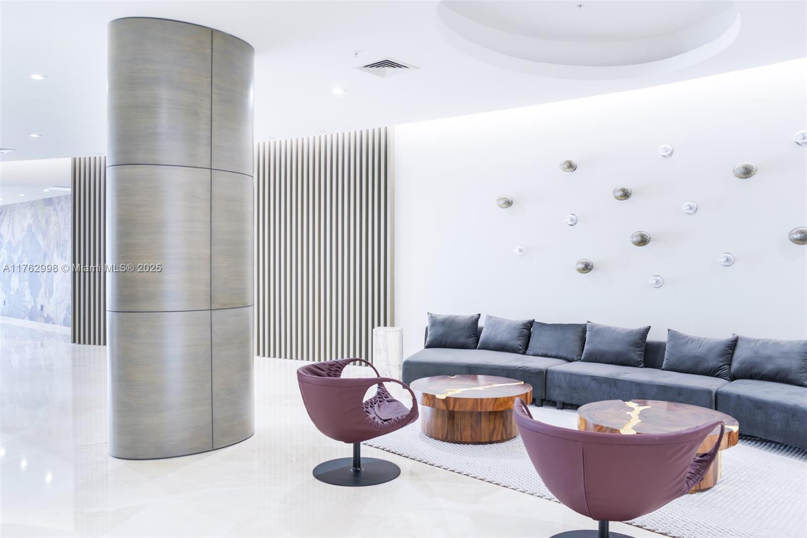 HARBOUR HOUSE - Residential