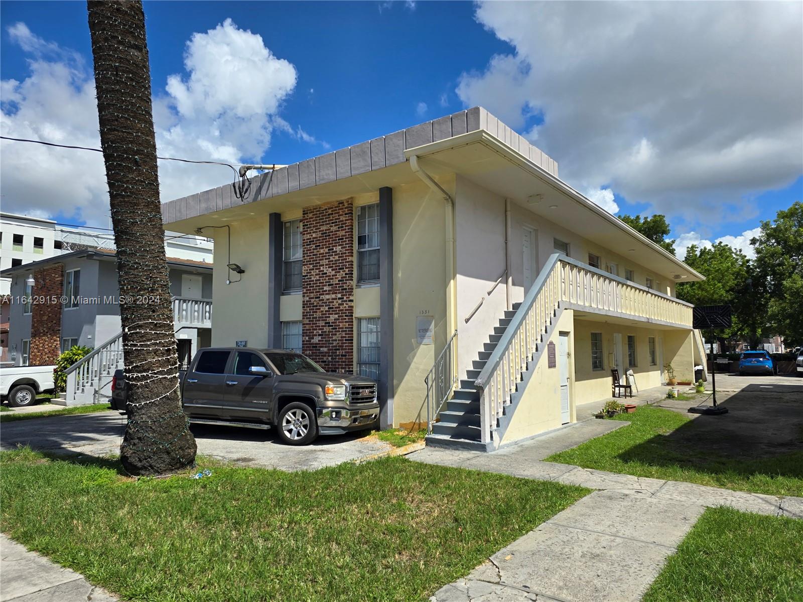 1341 Nw 3rd St 4, Miami, Broward County, Florida - 2 Bedrooms  
1 Bathrooms - 