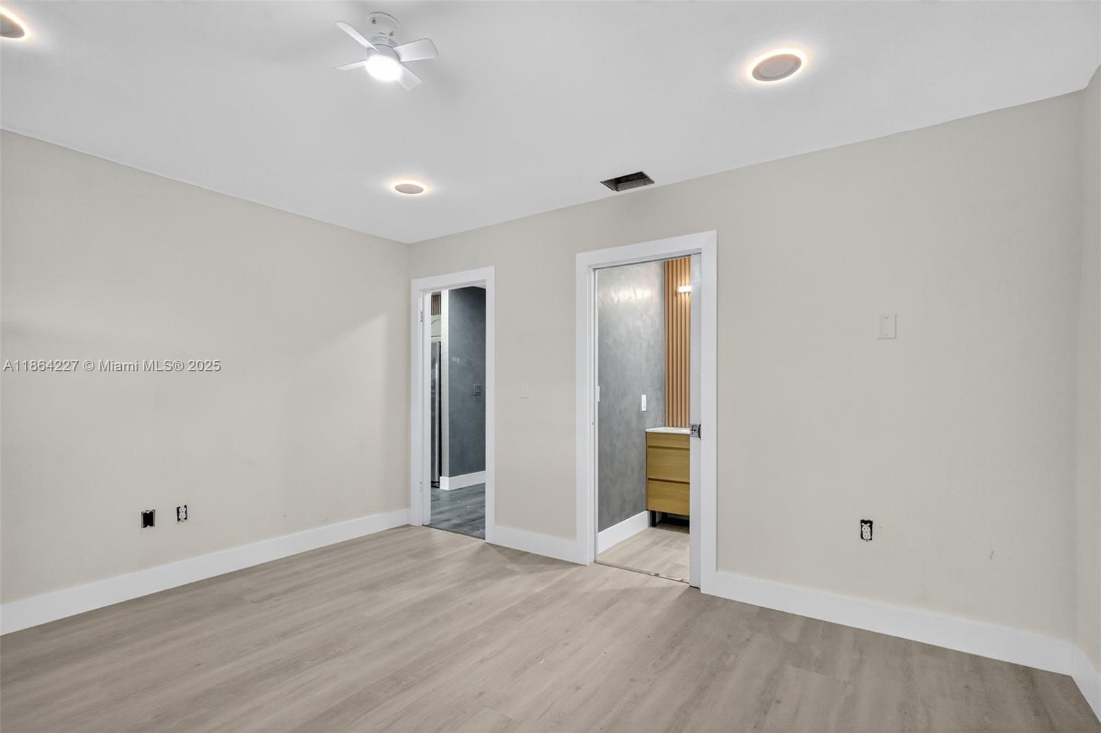 2ND COURT VILLAS CONDO - Residential