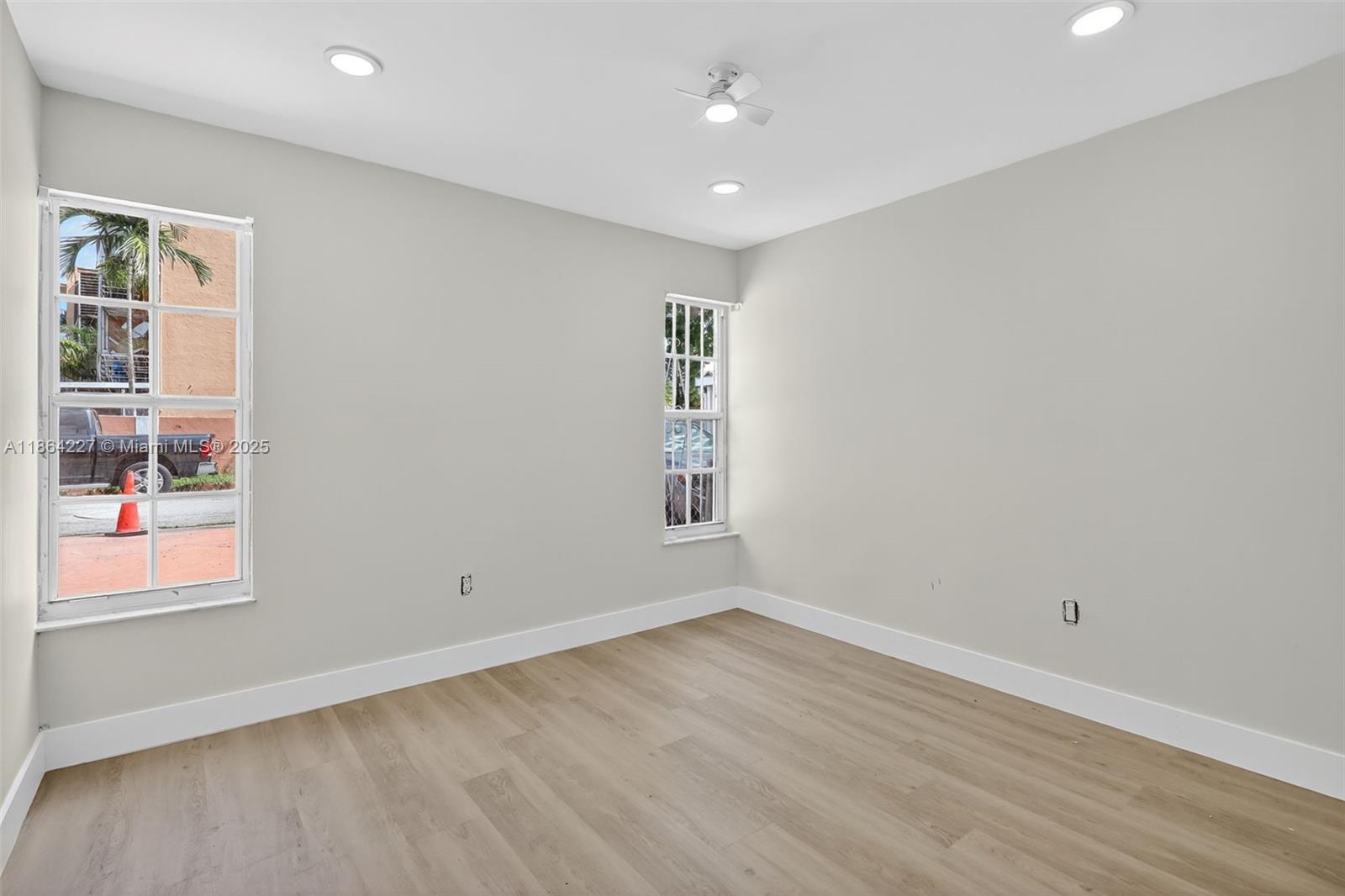 2ND COURT VILLAS CONDO - Residential