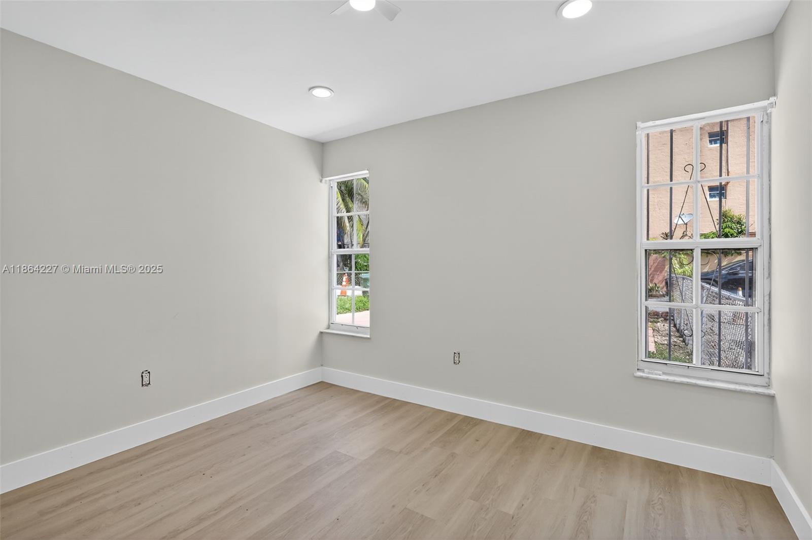 2ND COURT VILLAS CONDO - Residential