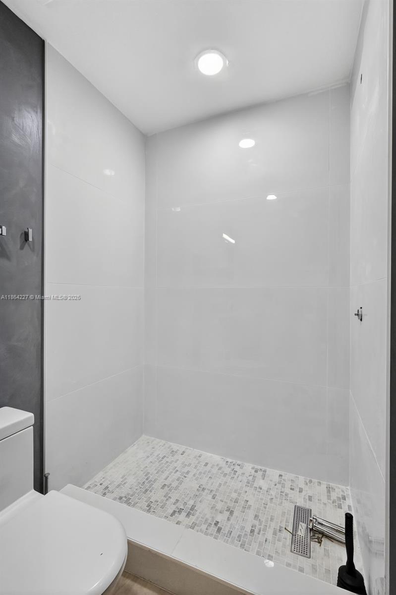 2ND COURT VILLAS CONDO - Residential