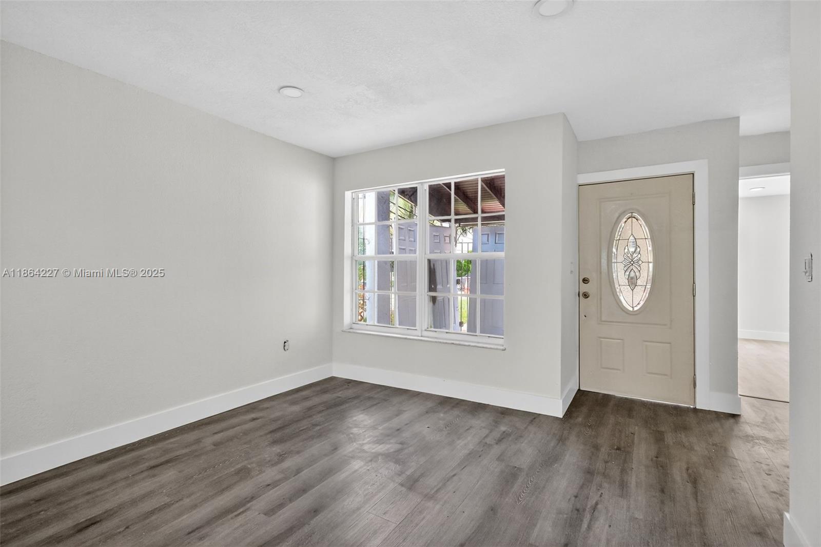 2ND COURT VILLAS CONDO - Residential