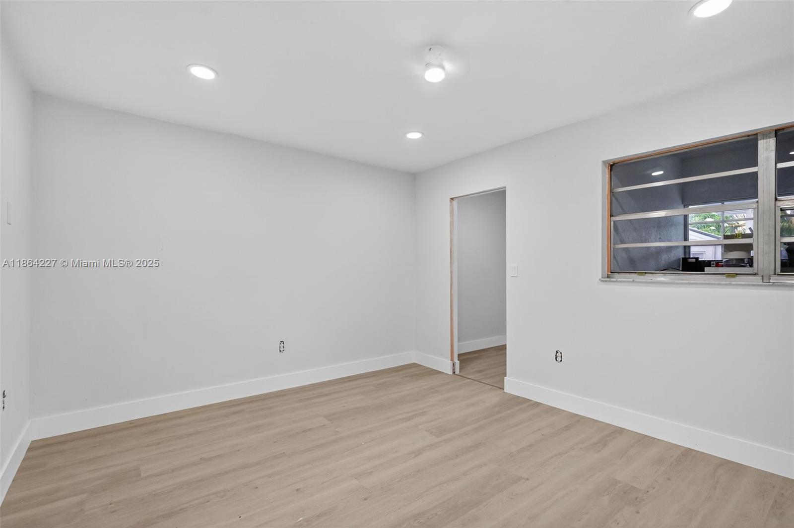 2ND COURT VILLAS CONDO - Residential