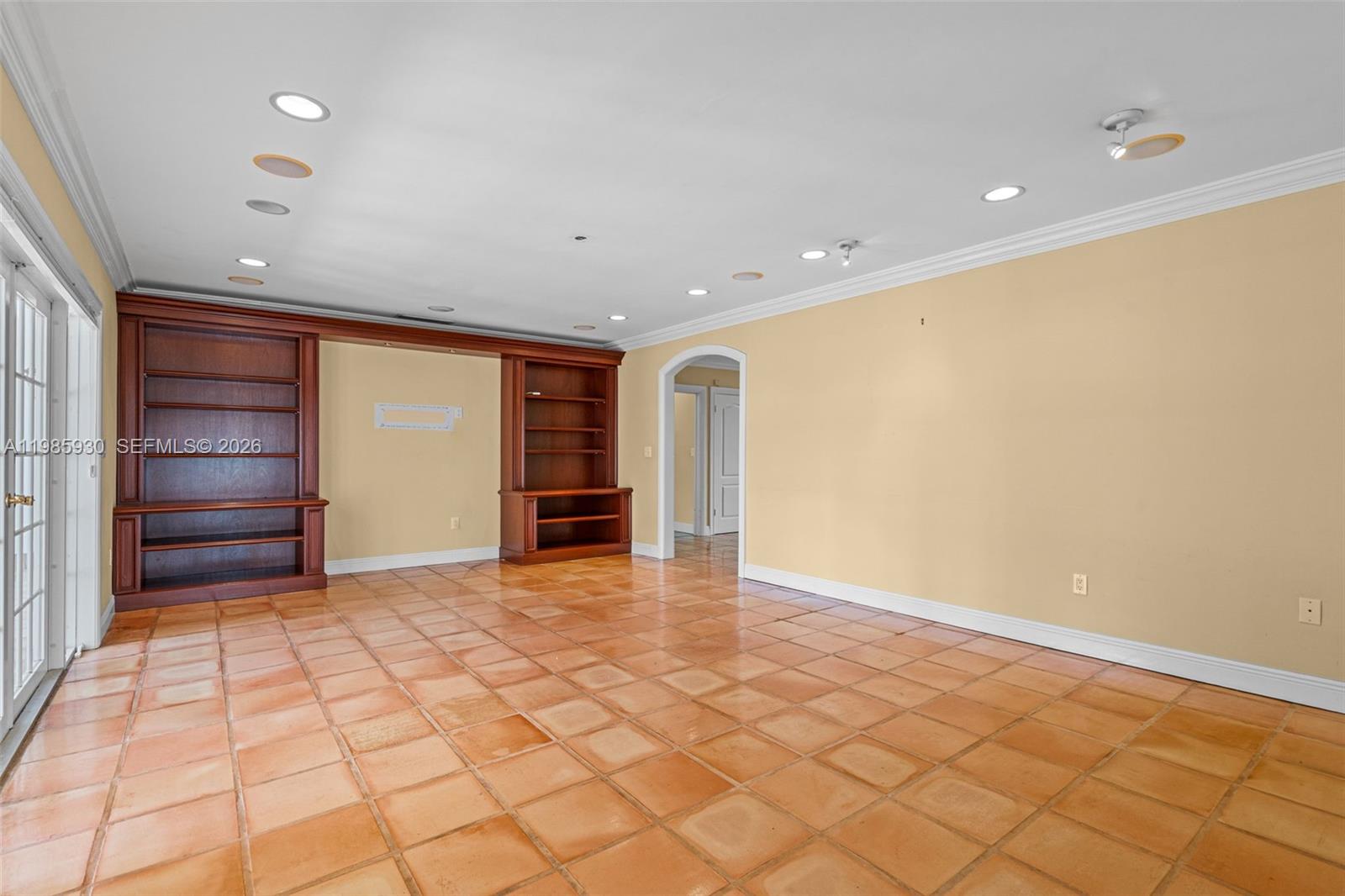 CUTLER BAY ESTATES - Residential