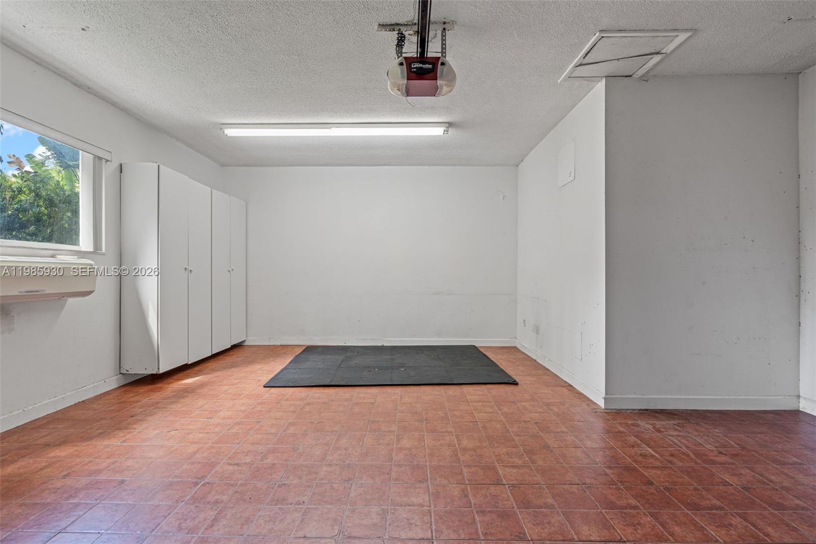 CUTLER BAY ESTATES - Residential