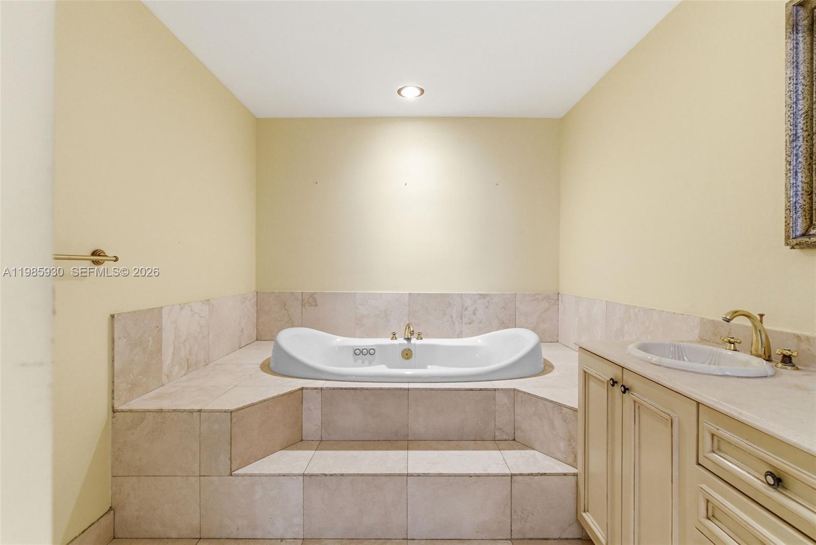 CUTLER BAY ESTATES - Residential