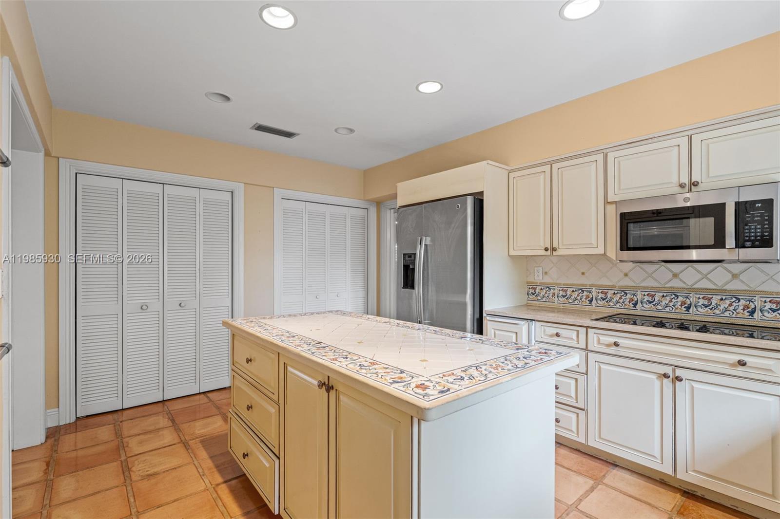 CUTLER BAY ESTATES - Residential