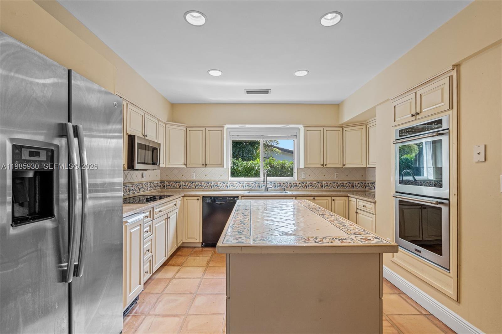 CUTLER BAY ESTATES - Residential