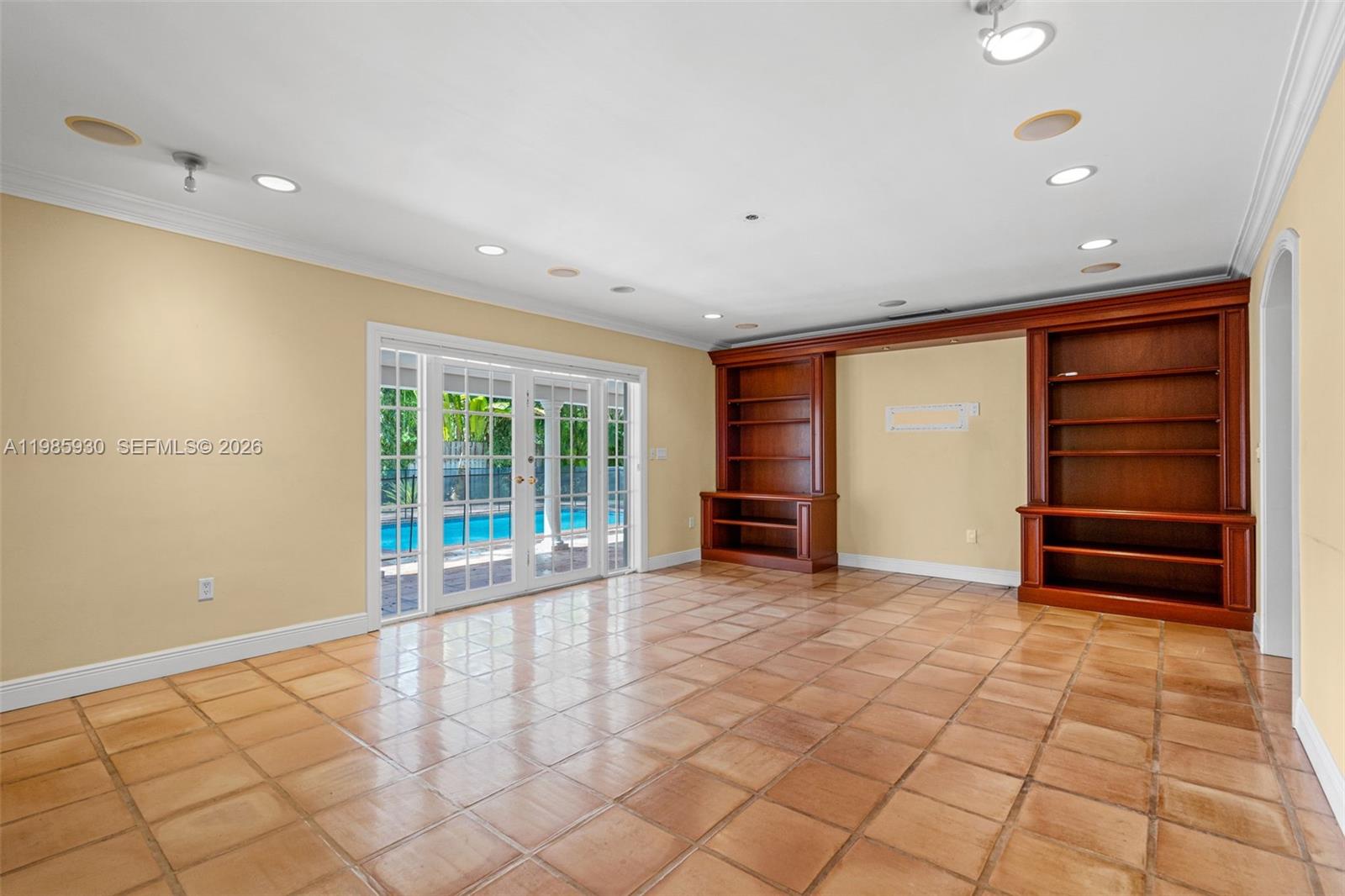 CUTLER BAY ESTATES - Residential