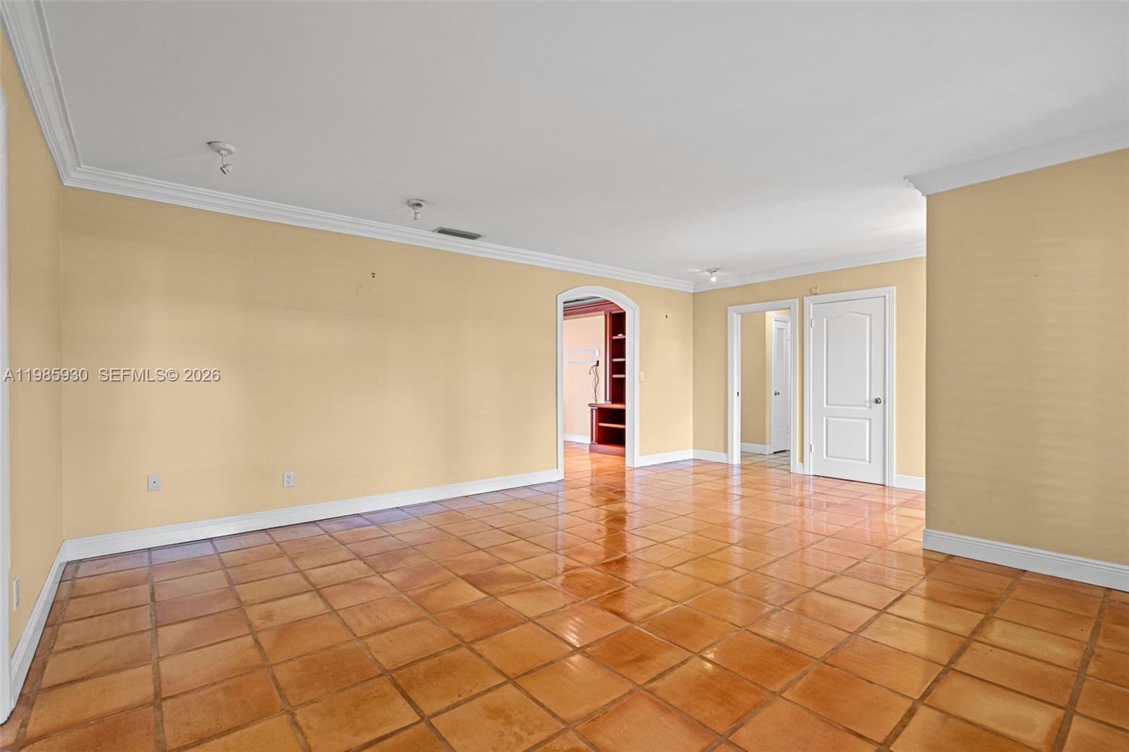 CUTLER BAY ESTATES - Residential