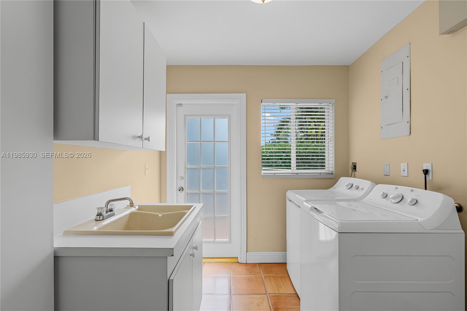 CUTLER BAY ESTATES - Residential