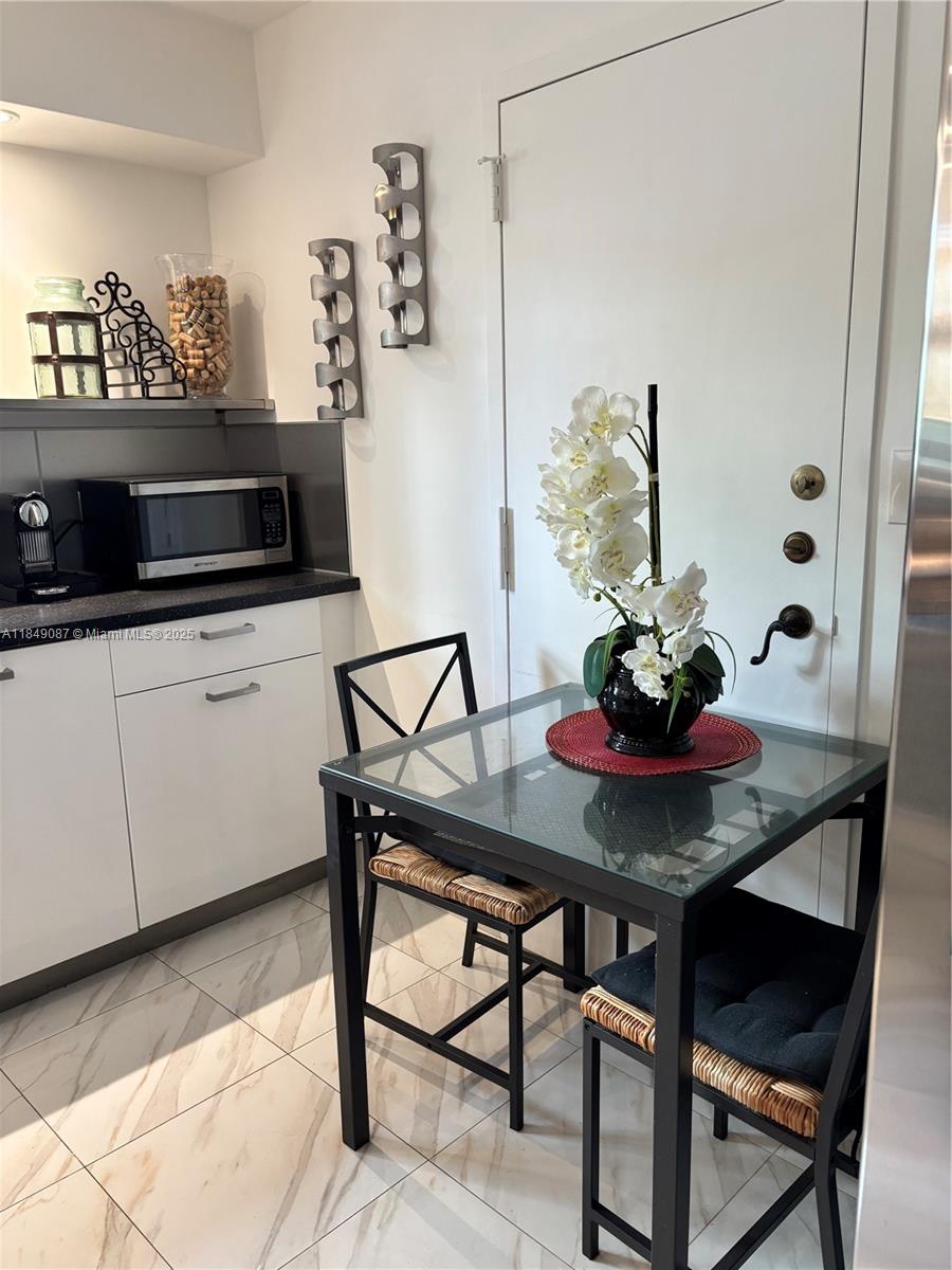 PRINCE GEORGE ARMS CONDO - Residential Lease