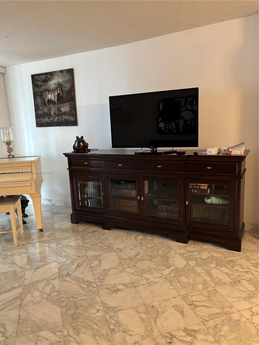 PRINCE GEORGE ARMS CONDO - Residential Lease