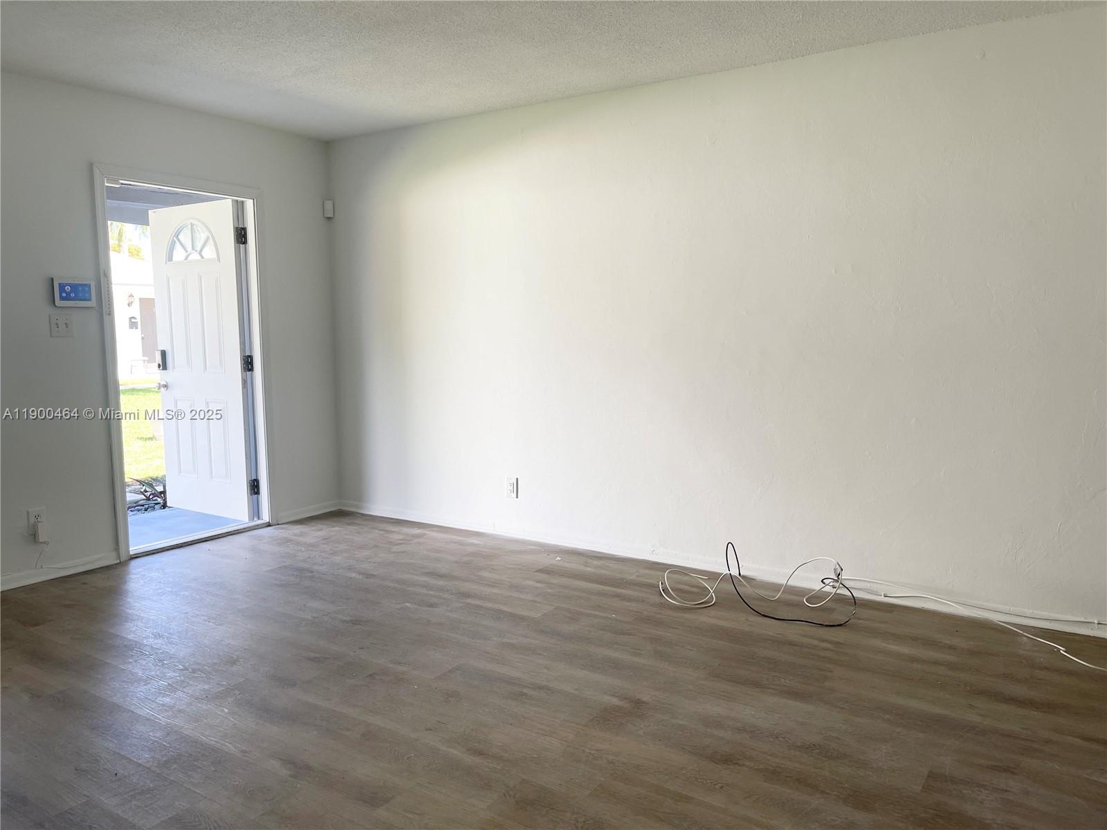 CORAL RIDGE ISLES - Residential Lease