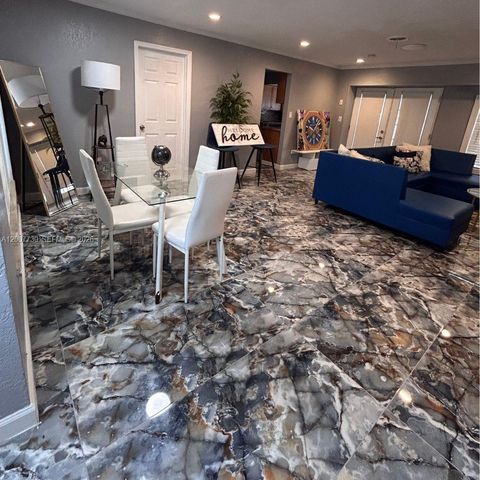 Tiny photo for 221 NE 24th St, Pompano Beach, FL 33064 (MLS # A12007730)