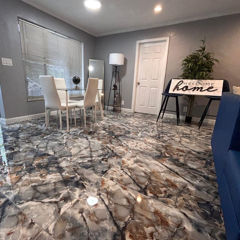 Tiny photo for 221 NE 24th St, Pompano Beach, FL 33064 (MLS # A12007730)