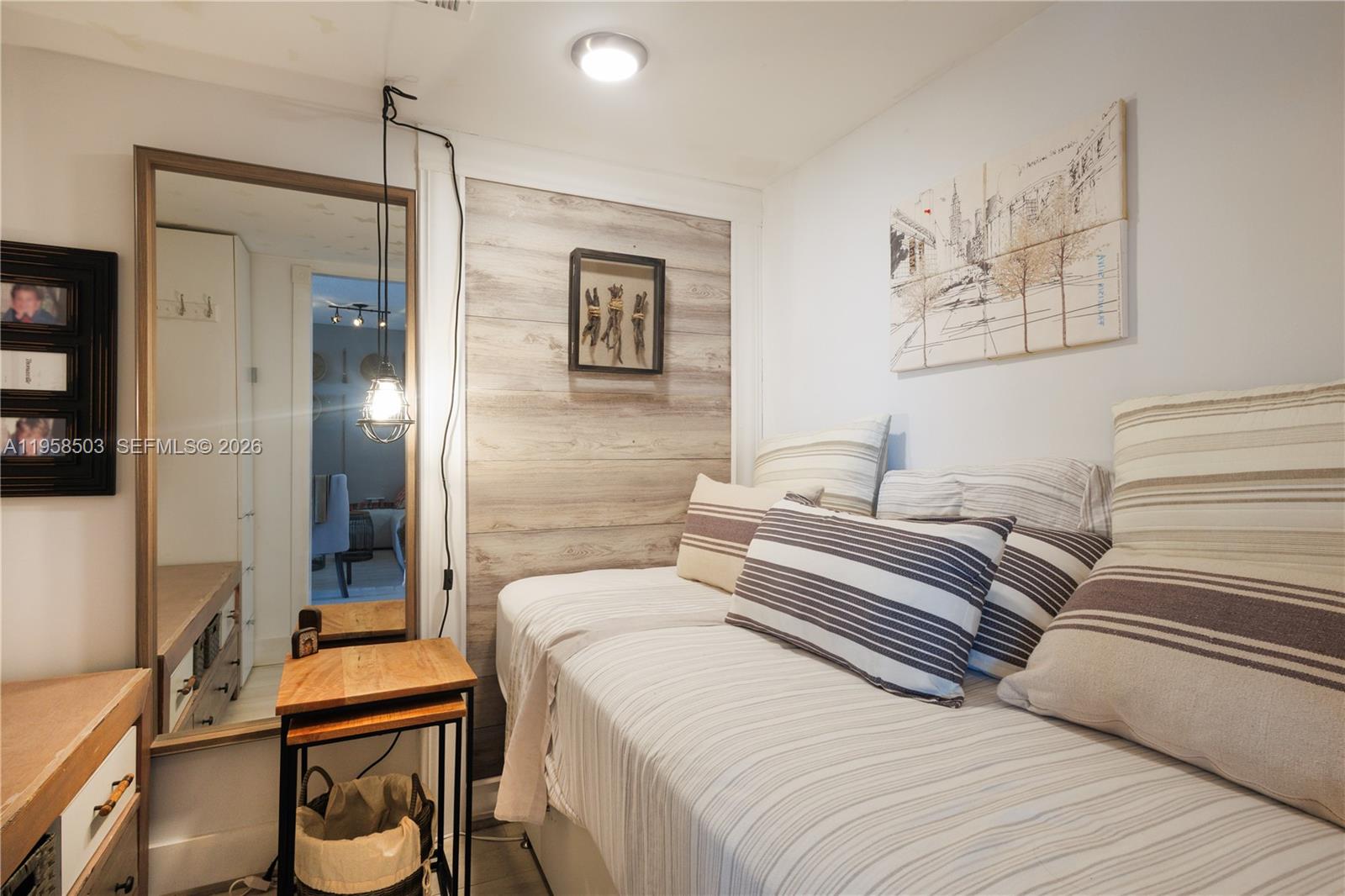 KEY BISCAYNES COMMODORE C - Residential