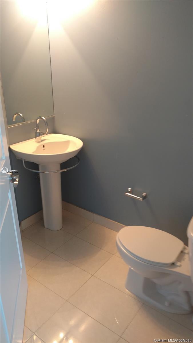 PLATINUM CONDO - Residential Lease