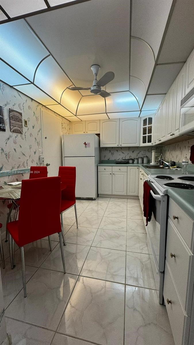 OLYMPUS CONDO PHASE - Residential