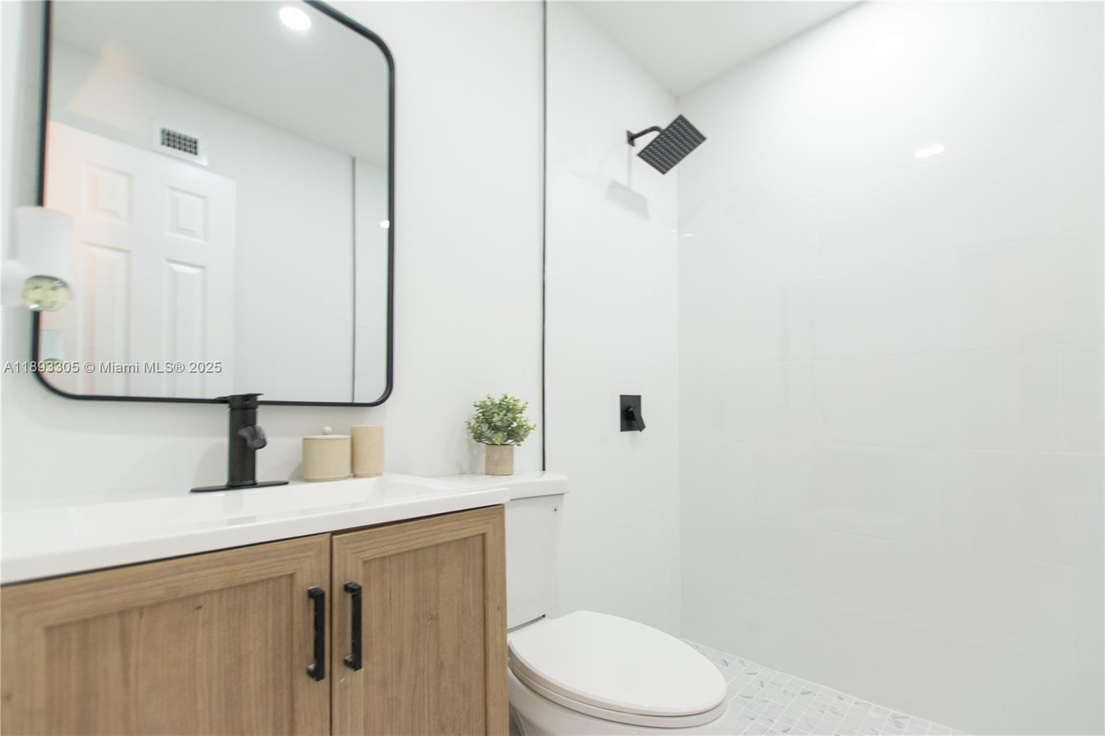 LAKE FOREST SEC ONE - Residential