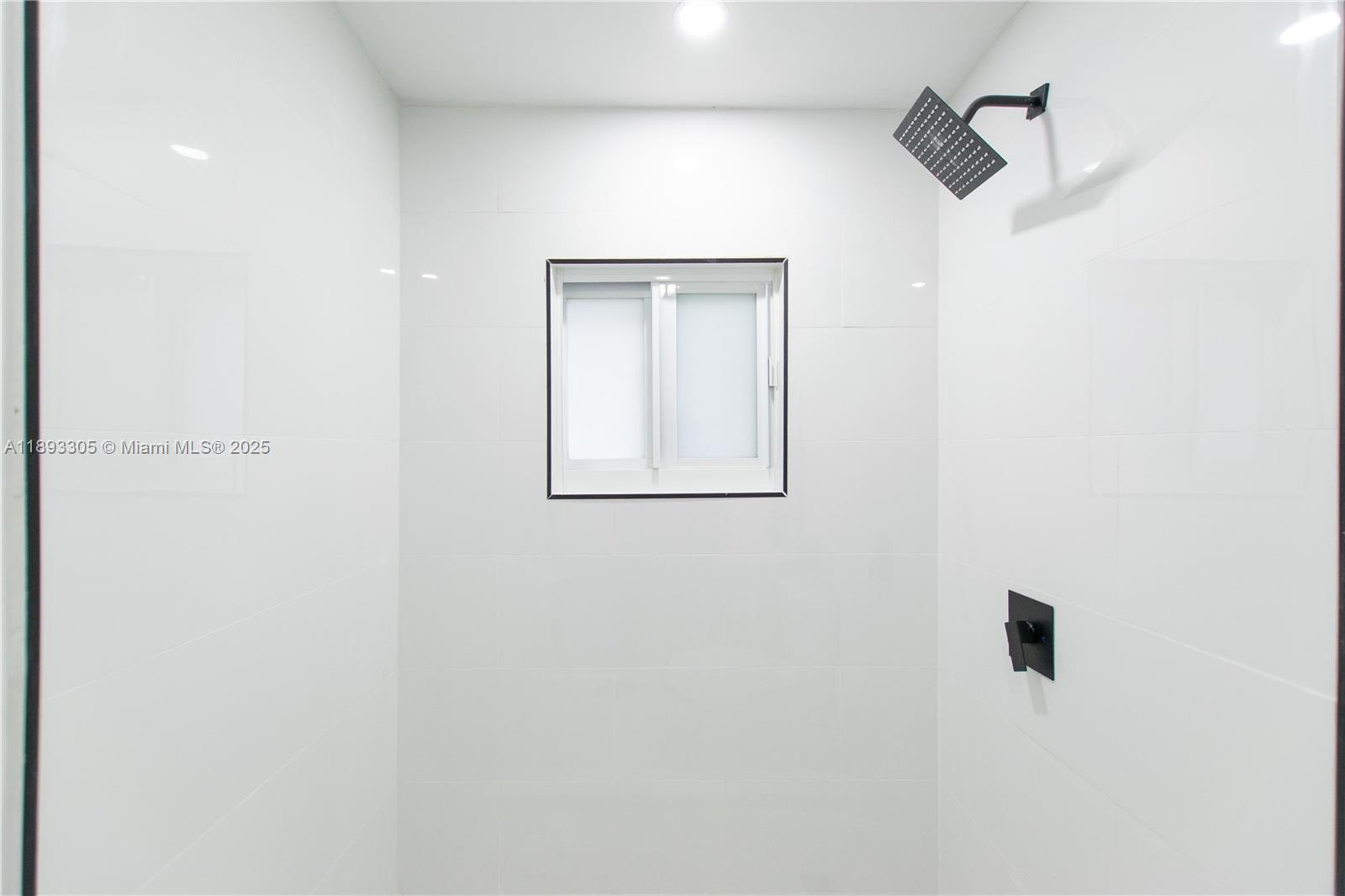 LAKE FOREST SEC ONE - Residential