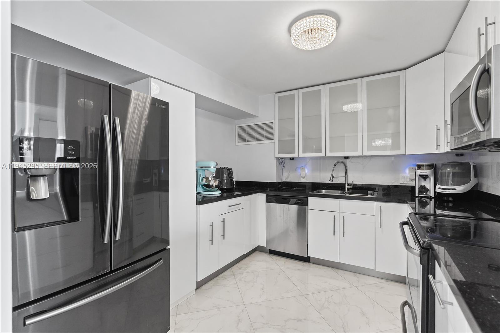 ADMIRALS PORT CONDO WEST - Residential