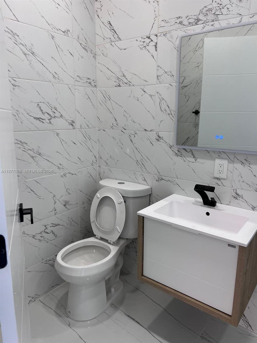 OSCEOLA GROVES - Residential Lease