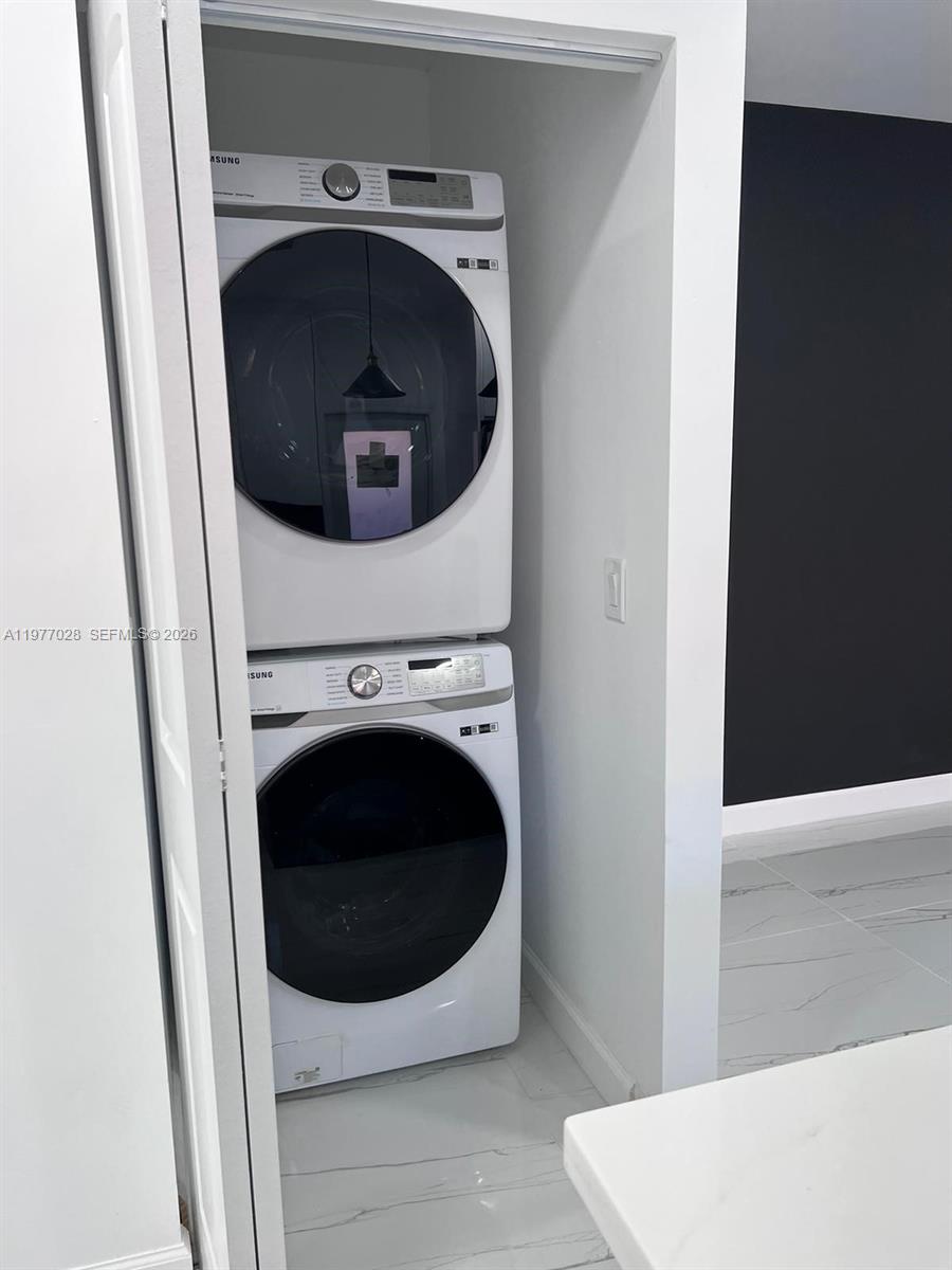 OSCEOLA GROVES - Residential Lease