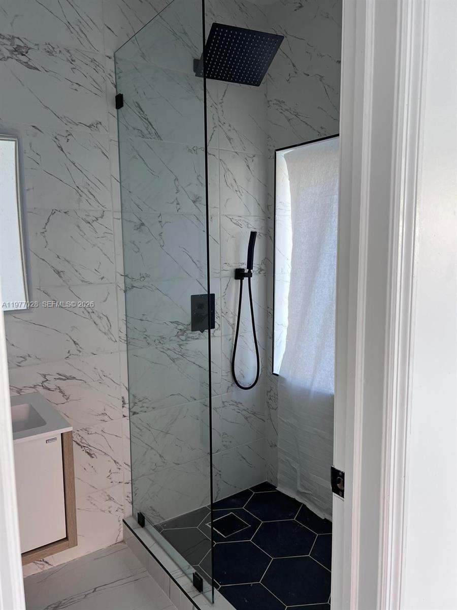 OSCEOLA GROVES - Residential Lease