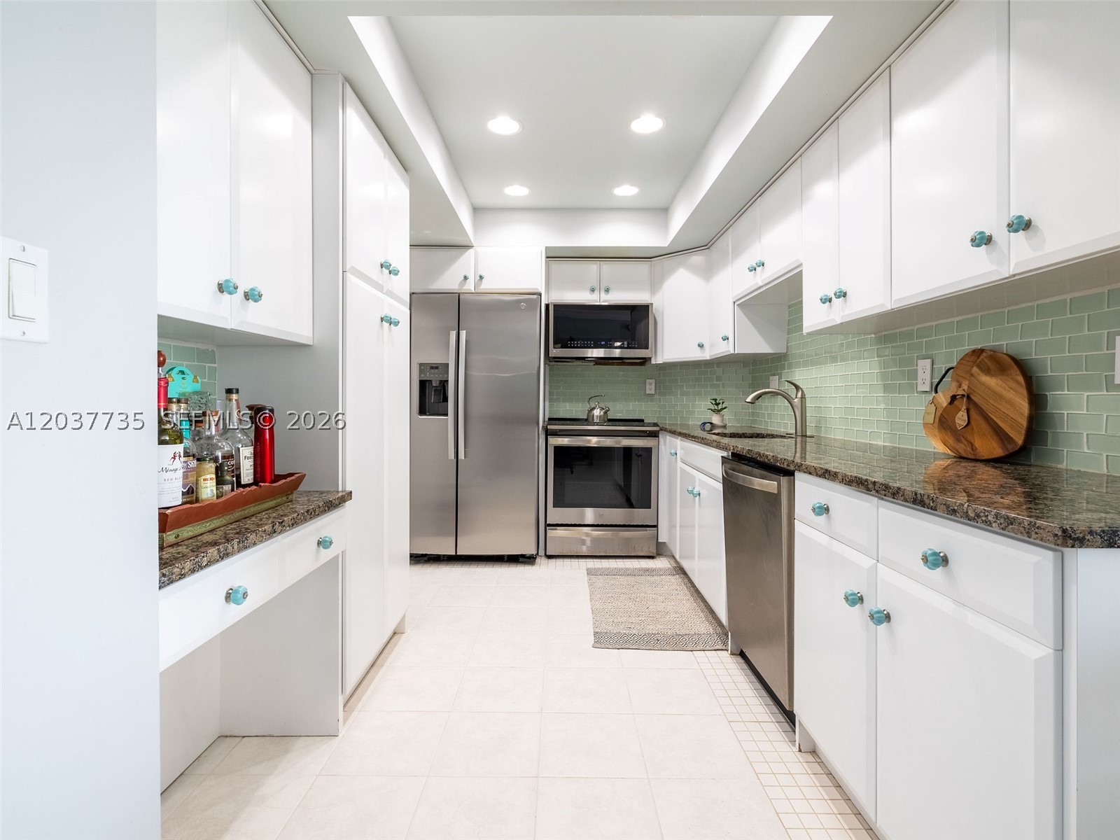 500 Bayview Dr 1520