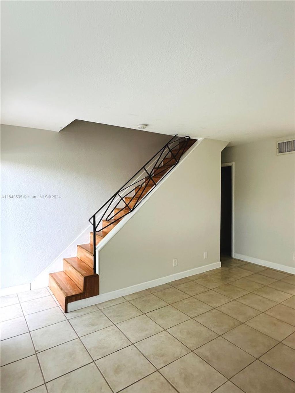 Photo of 859 NW 46th Ave #859, Plantation, FL 33317 (MLS # A11648595)