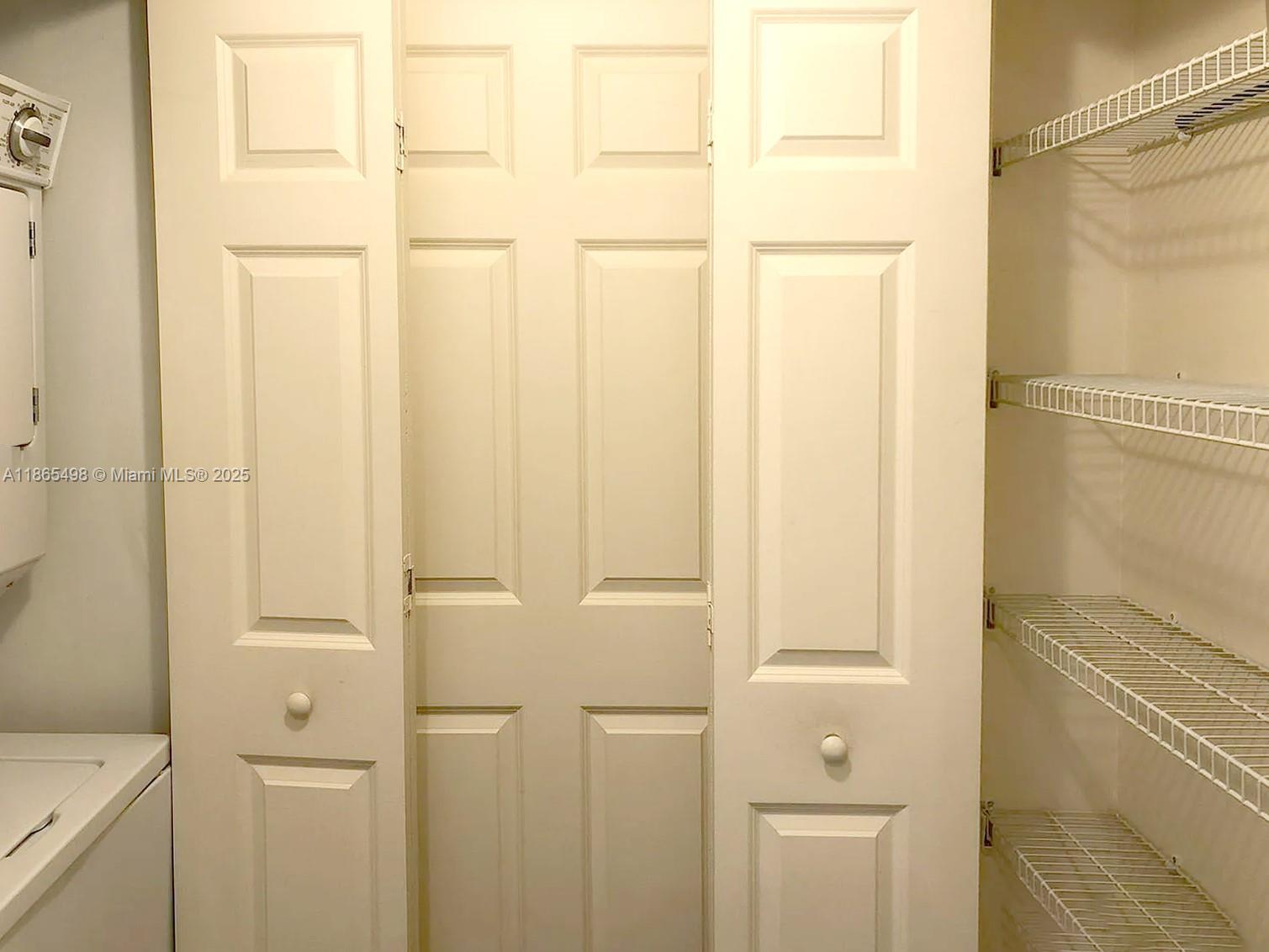 PUERTA DE PALMAS CONDO - Residential