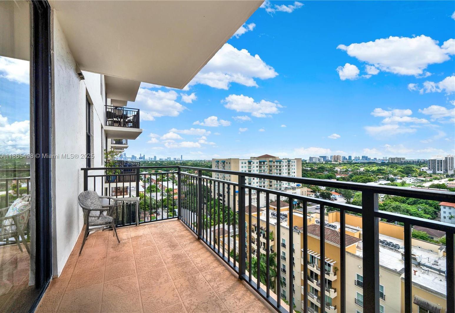 PUERTA DE PALMAS CONDO - Residential