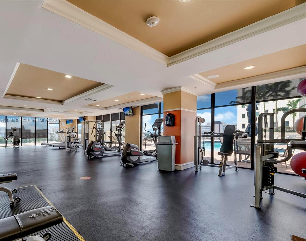 PUERTA DE PALMAS CONDO - Residential