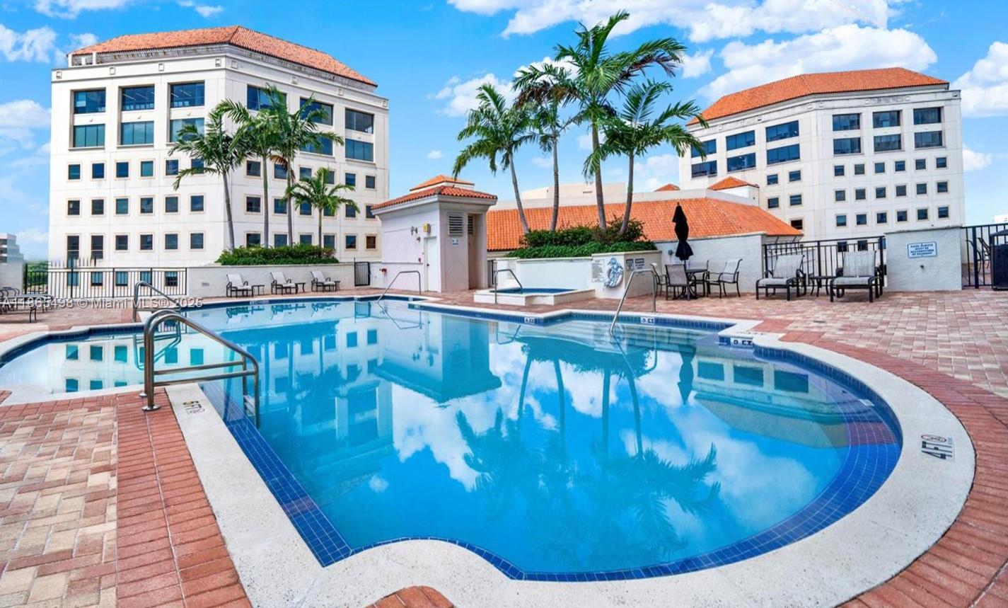 PUERTA DE PALMAS CONDO - Residential