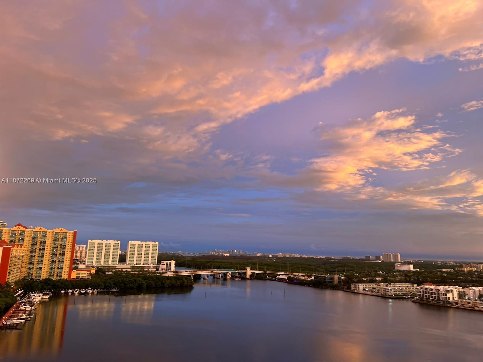 WINSTON TOWERS 100 CONDO - Residential