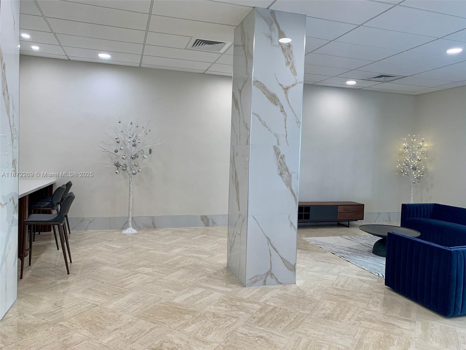 WINSTON TOWERS 100 CONDO - Residential