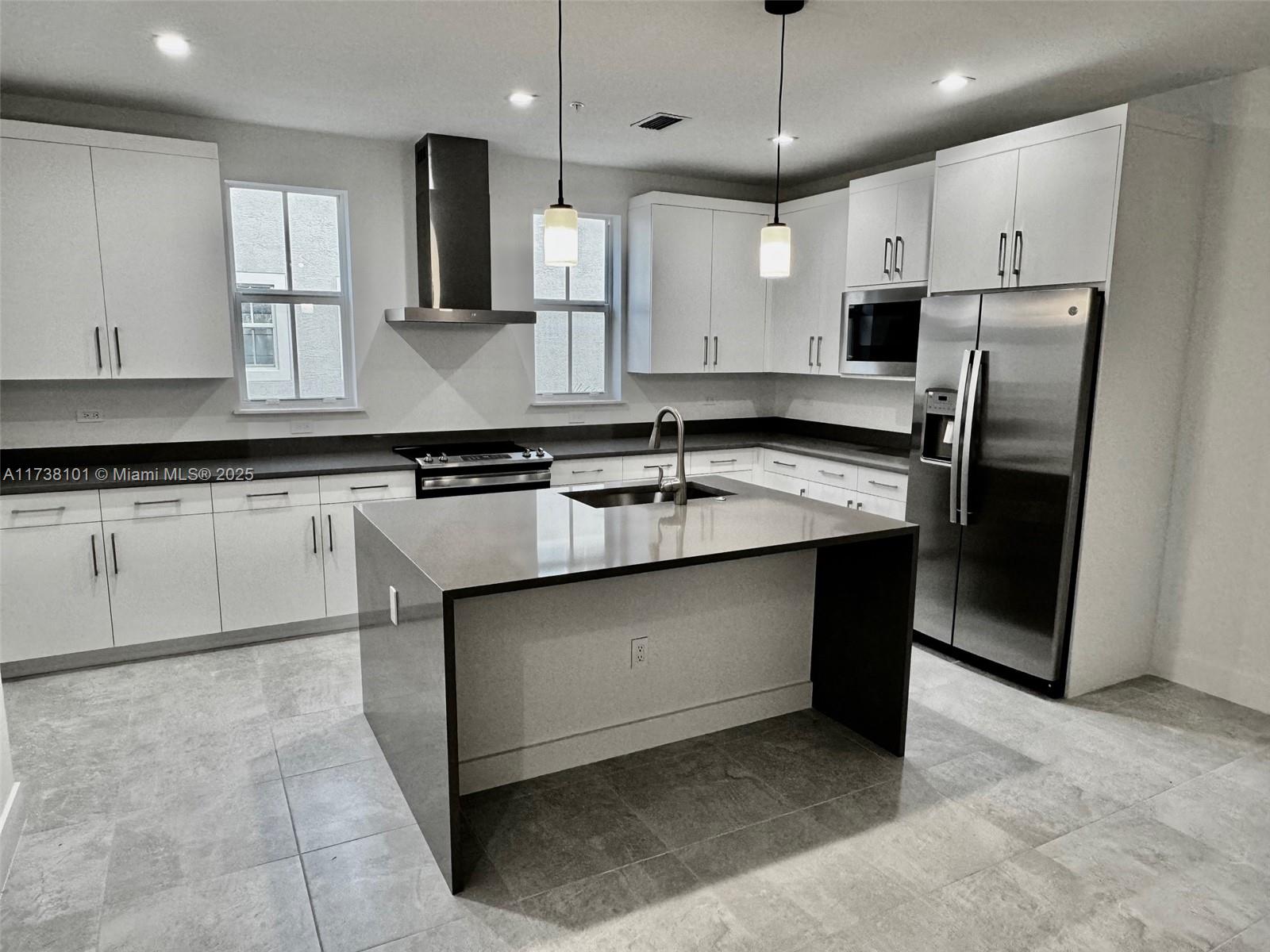 ATLANTIC GROVE PLAT NO 2 - Residential Lease