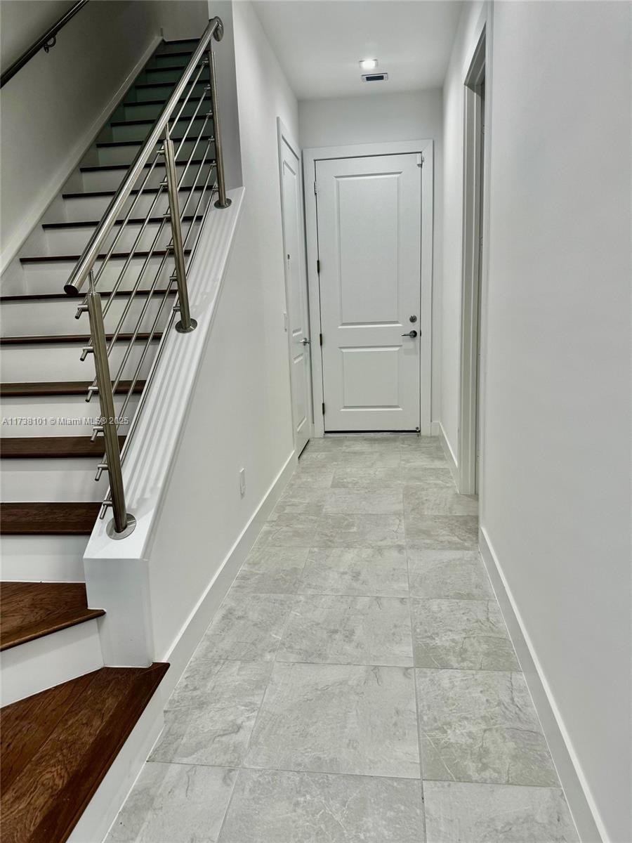 ATLANTIC GROVE PLAT NO 2 - Residential Lease
