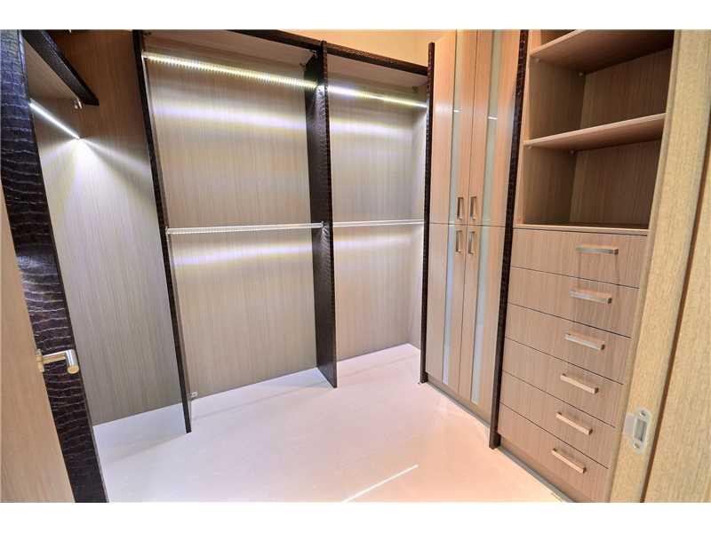 OAK HOLLOW ESTATES - Residential