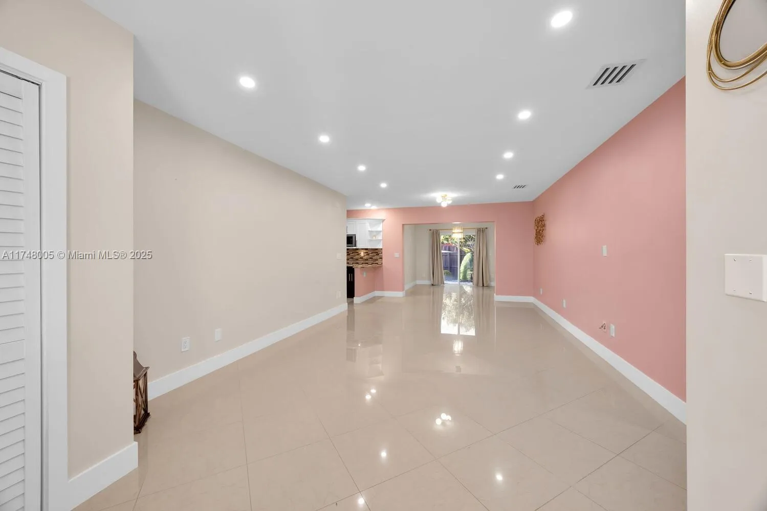 Coral Gables, Florida 33134, United States, 3 Bedrooms Bedrooms, ,2 BathroomsBathrooms,Residential,Active,786