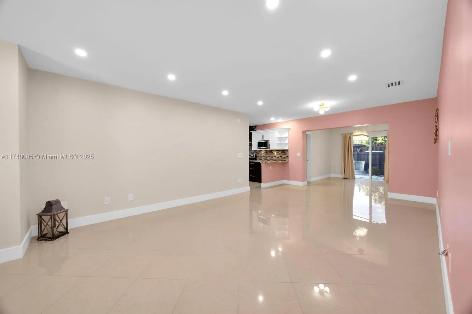 Coral Gables, Florida 33134, United States, 3 Bedrooms Bedrooms, ,2 BathroomsBathrooms,Residential,Active,786