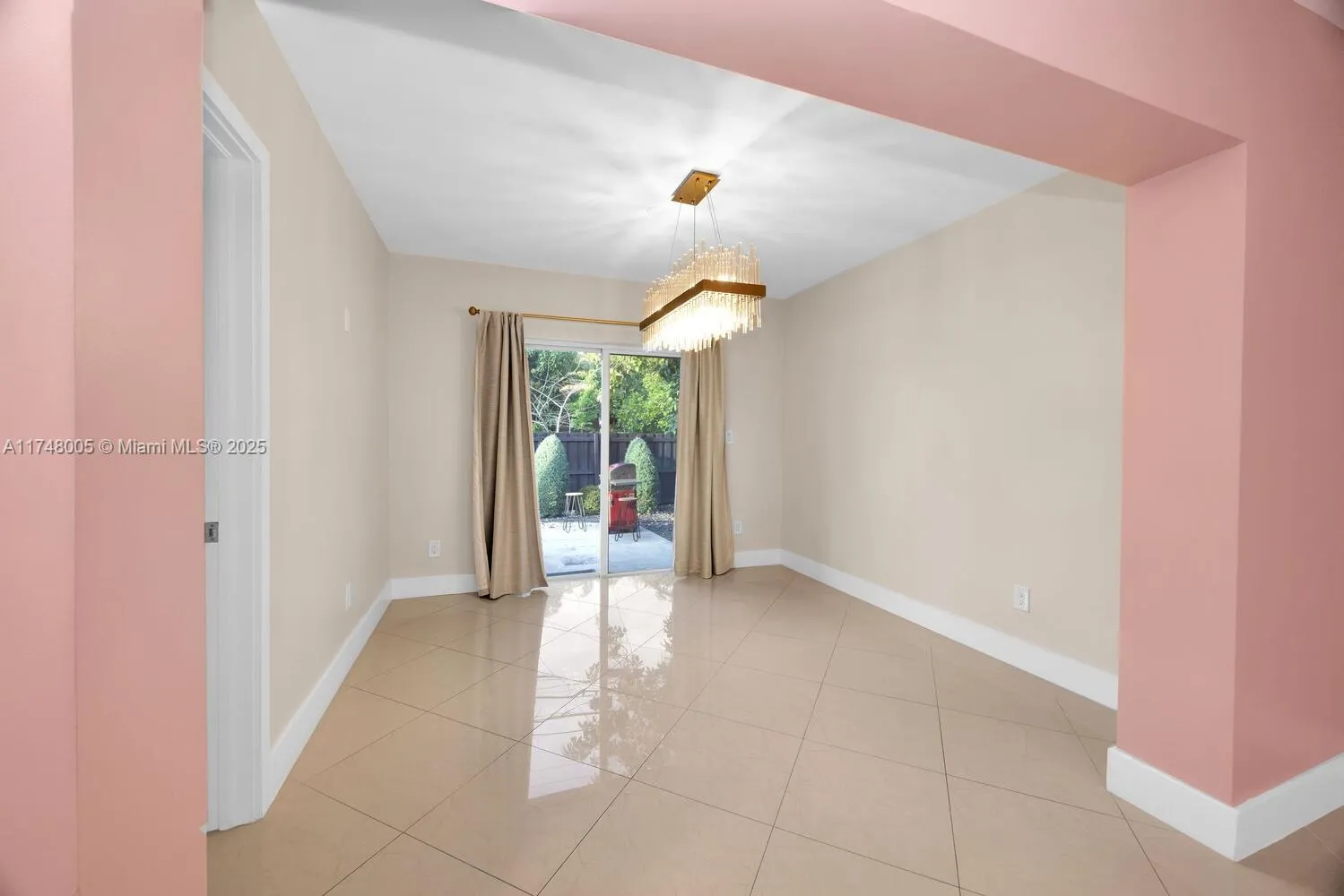 Coral Gables, Florida 33134, United States, 3 Bedrooms Bedrooms, ,2 BathroomsBathrooms,Residential,Active,786