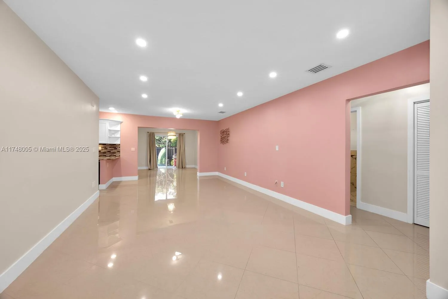 Coral Gables, Florida 33134, United States, 3 Bedrooms Bedrooms, ,2 BathroomsBathrooms,Residential,Active,786