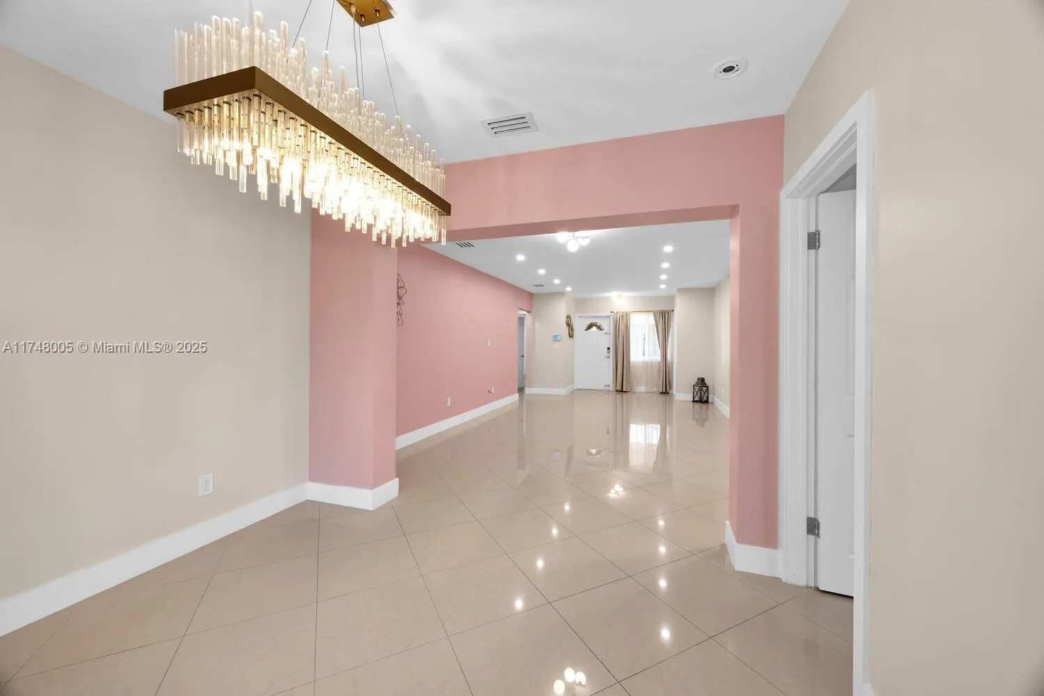 Coral Gables, Florida 33134, United States, 3 Bedrooms Bedrooms, ,2 BathroomsBathrooms,Residential,Active,786