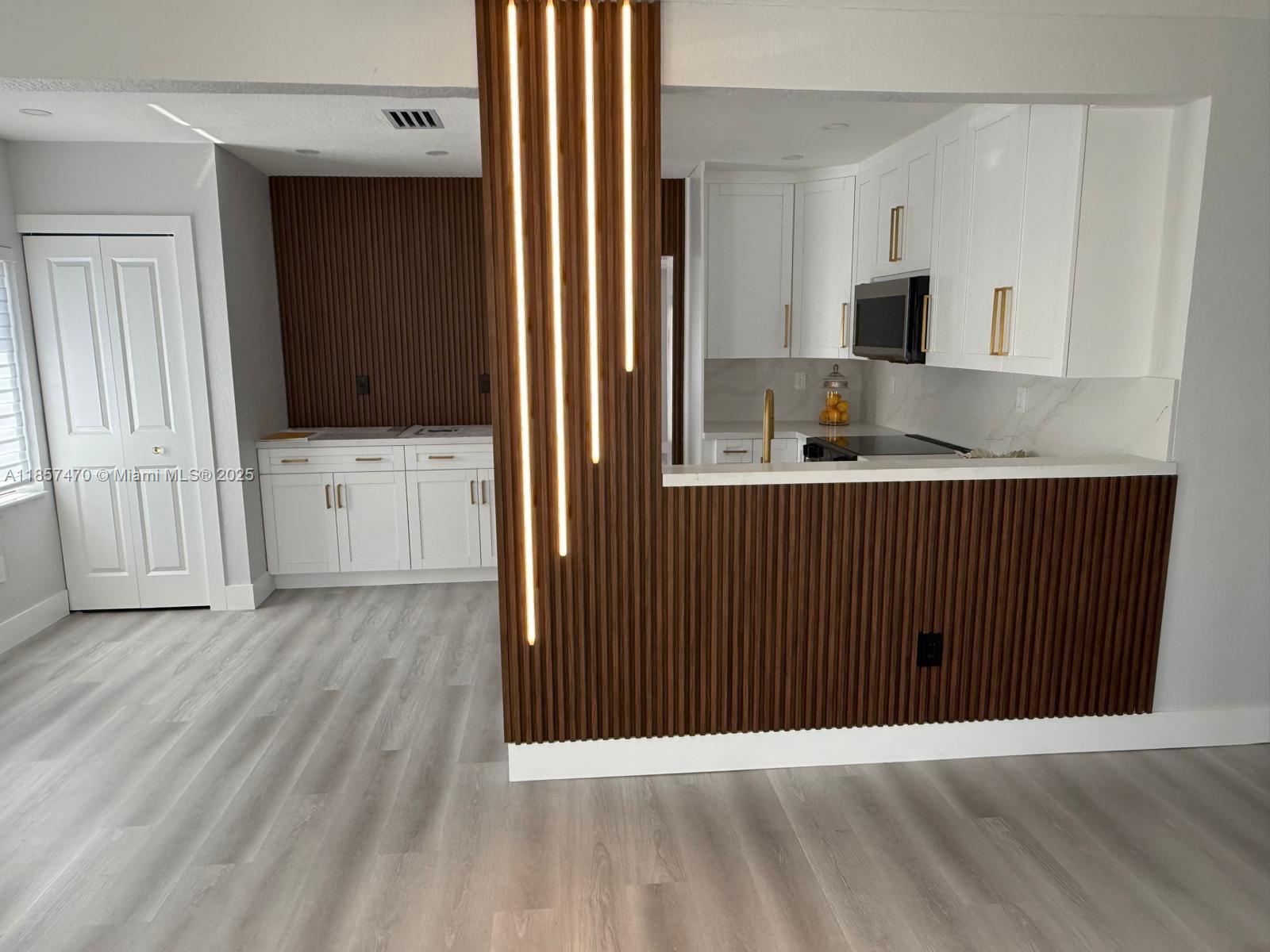 TWELFTH STREET MANORS - Residential