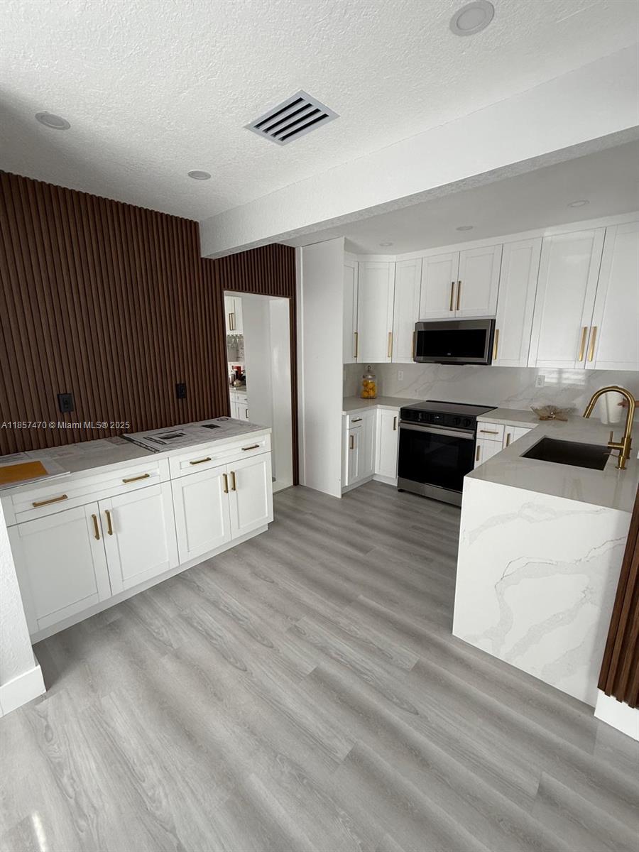 TWELFTH STREET MANORS - Residential